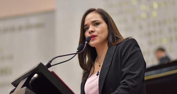 Elena Córdova Molina