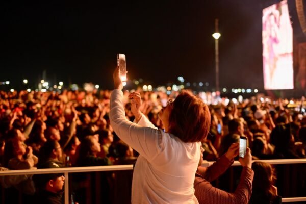 f6574830-29da-48ae-9b9d-dda9c863939d