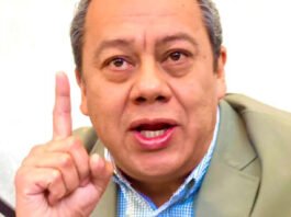 INE LO SACA DEL REPOSO!