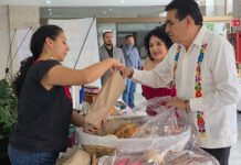 SE FUE A LA PLAYA EL PROFE! Foto: Pasillo Legislativo