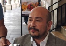 LOS AGARRAN DE SUS “PUERQUITOS”