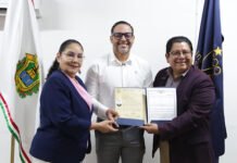 PROFESIONISTAS AL SERVICIO DE SU COMUNIDAD