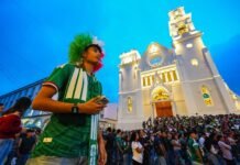 VIVE EL FESTIVAL ADIÓS AL MUNDIAL!