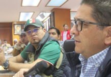 YA LOS ACUSÓ POR ADELANTARSE!