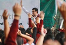 VAN POR 96 MIL BECARIOS!