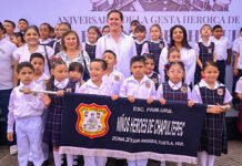 HONRAN A LOS NIÑOS HÉROES